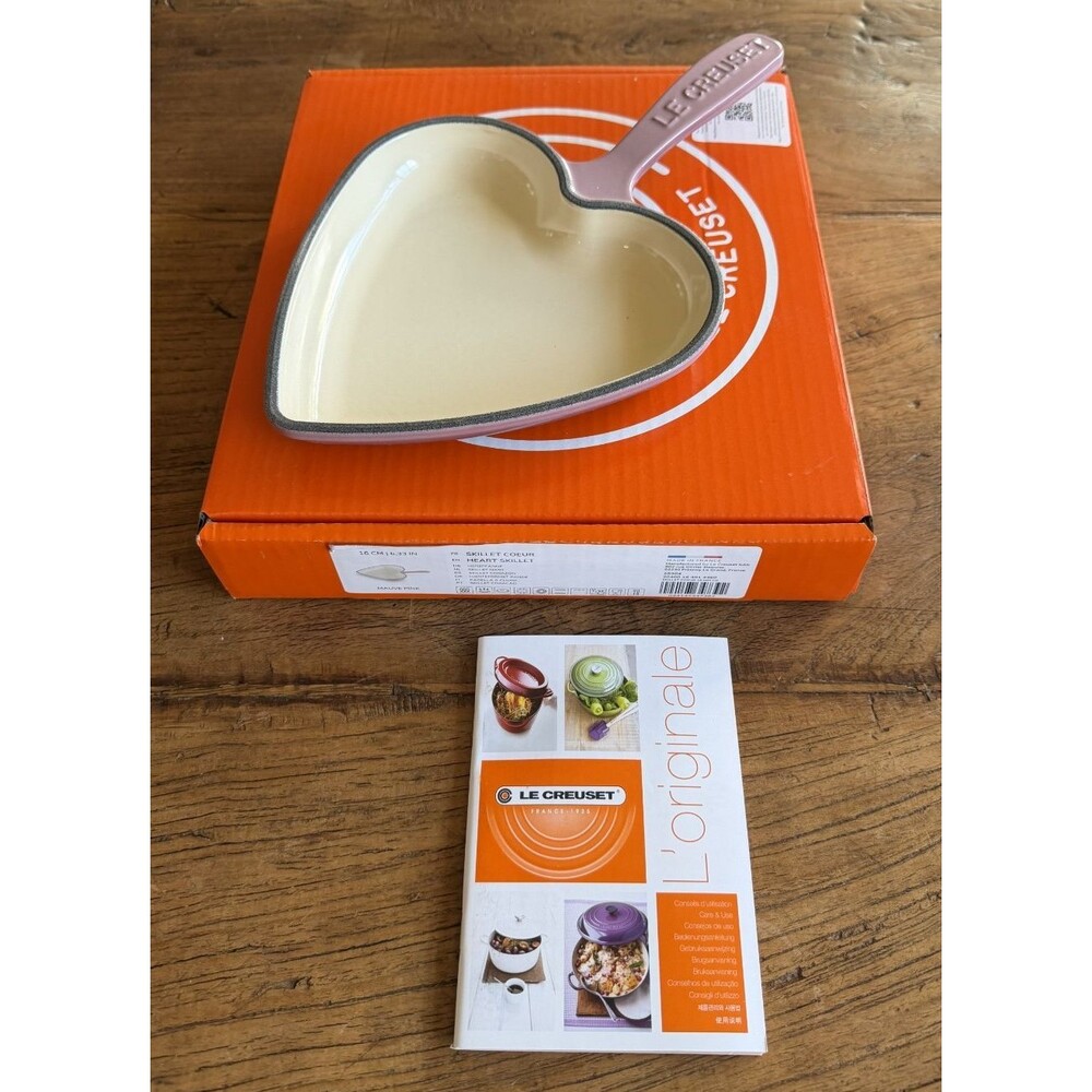 Le Creuset Enameled Cast Iron Heart Skillet 6.33 in 16 cm Mauve Pink NEW
